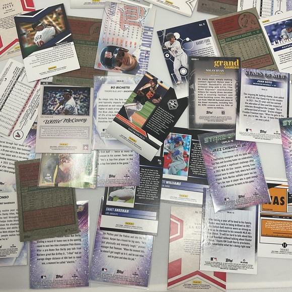 Assorted Baseball Trading Cards Collection - Picture 14 of 14